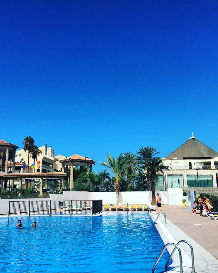 Apartamento En Playa Las Vistas - Torres Del Sol アロナ エクステリア 写真